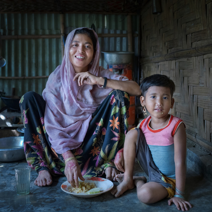 Cox’s Bazaar, Bangladesh: Shamsun is a Rohingya refugee and has been living in Cox's Bazar camp for seven years, where three of her children were born. Shamsun received training from Oxfam partner organisation, Mukti, and learned how to cultivate vegetables within the limited space of her shelter’s yard. Photo: Fabeha Monir/Oxfam. Oxfam acknowledges the support of the Australian Government through the Australian Humanitarian Partnership (AHP).