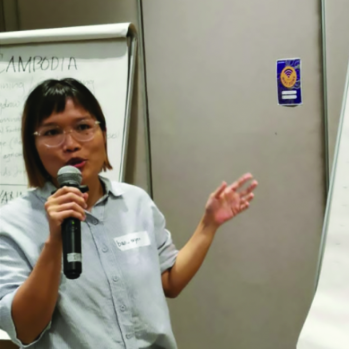 Ubon, Thailand: Bao Uyen shares her knowledge at a workshop. Photo: Saneth Meas/Oxfam.